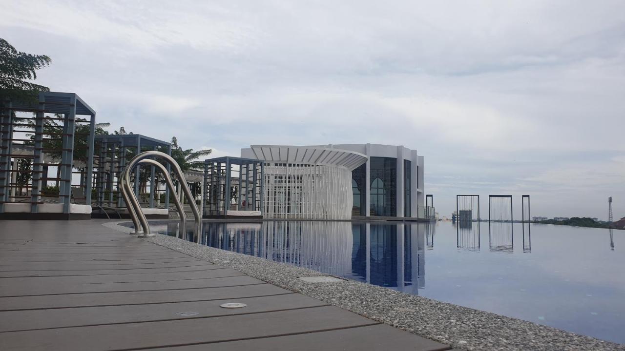 Prestige Troika Luxury Stay Kota Bharu Exterior photo